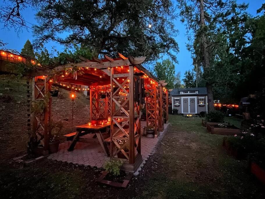 Cozy Private Home, 1 Acre Orchards Near Apple Hill プラサービル エクステリア 写真